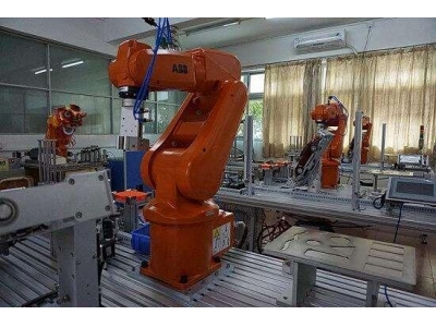 高等職業(yè)學(xué)校工機器人技術(shù)專業(yè)實訓(xùn)室